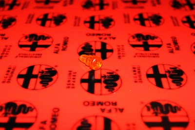 Blinker-Schraube Orange einzel.jpg
