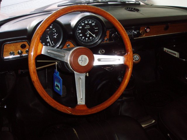 alfaromeojuniorint.jpg